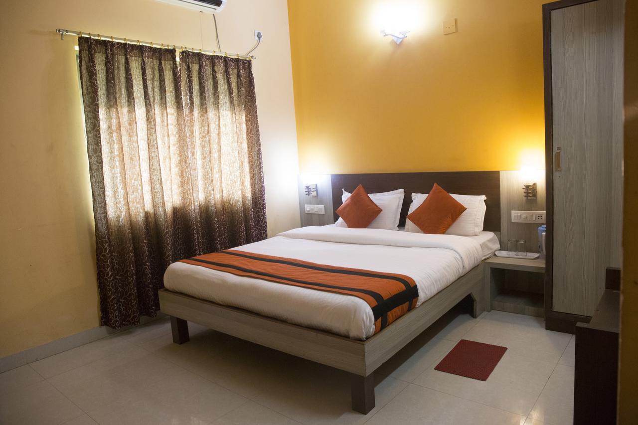 Hôtel Oyo 7680 Park Lagoon à Purî Extérieur photo