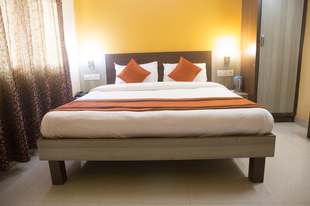 Hôtel Oyo 7680 Park Lagoon à Purî Extérieur photo
