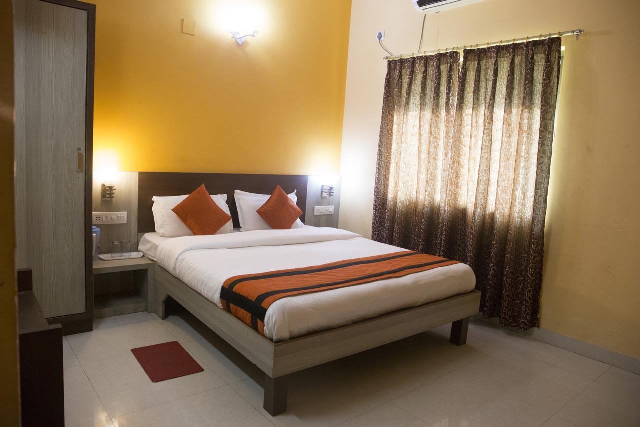 Hôtel Oyo 7680 Park Lagoon à Purî Extérieur photo