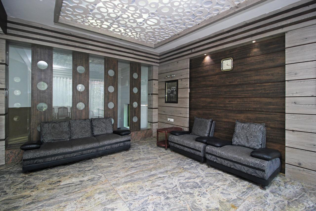 Hôtel Oyo 7680 Park Lagoon à Purî Extérieur photo